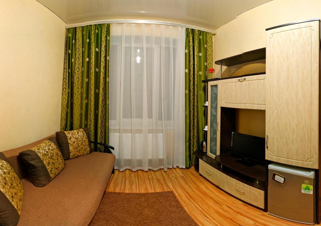 De Luxe Hotel Кмилник Екстериор снимка