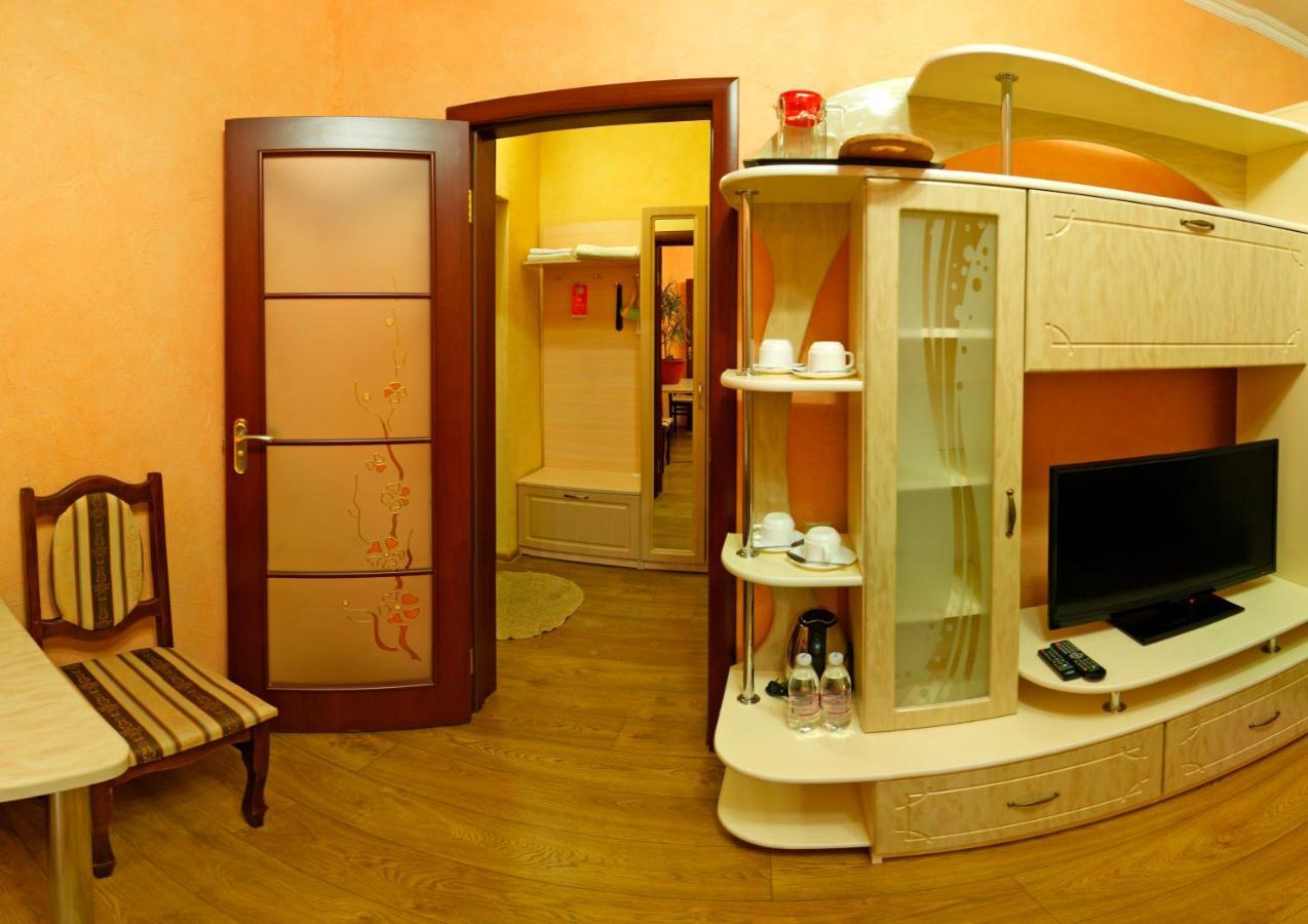 De Luxe Hotel Кмилник Екстериор снимка
