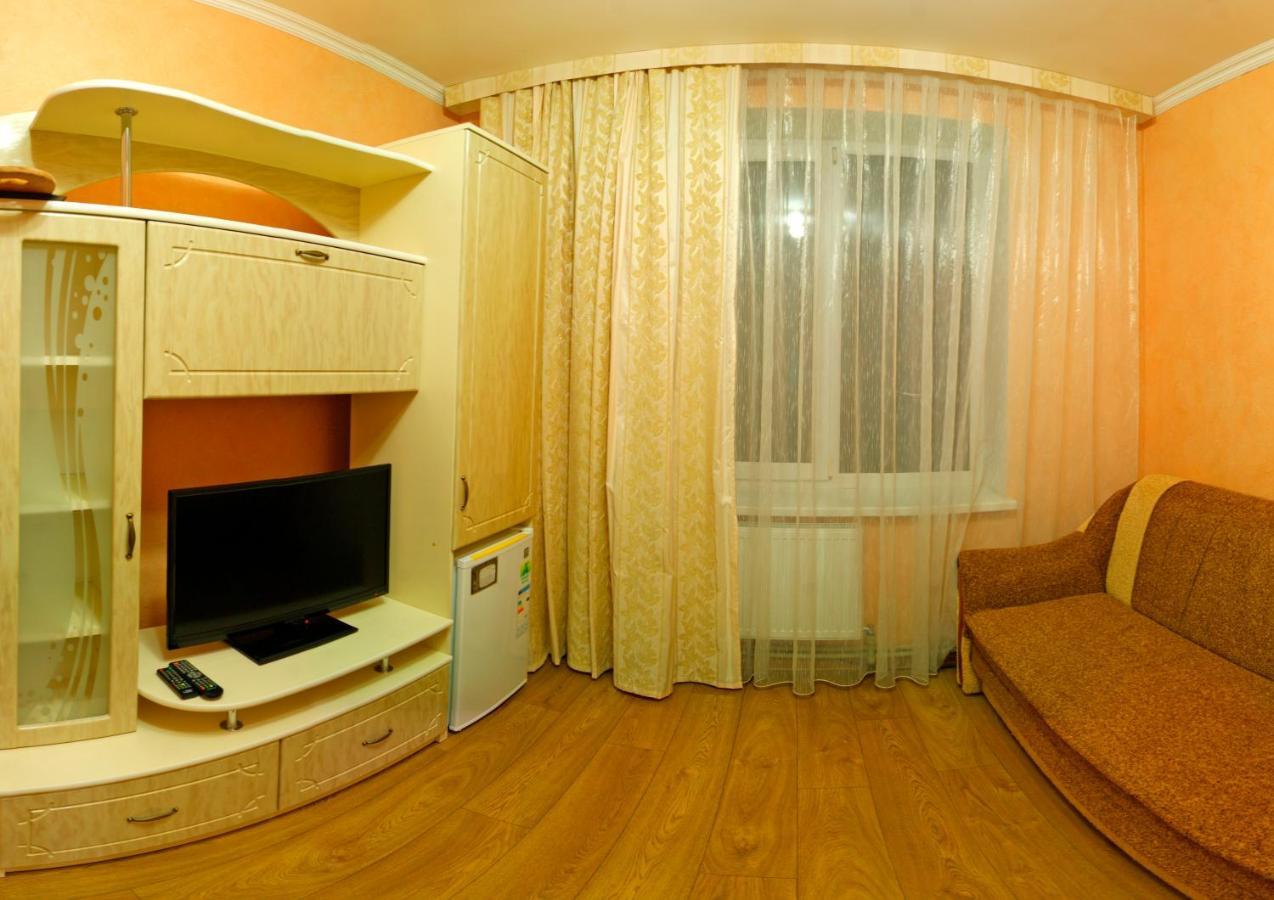 De Luxe Hotel Кмилник Екстериор снимка