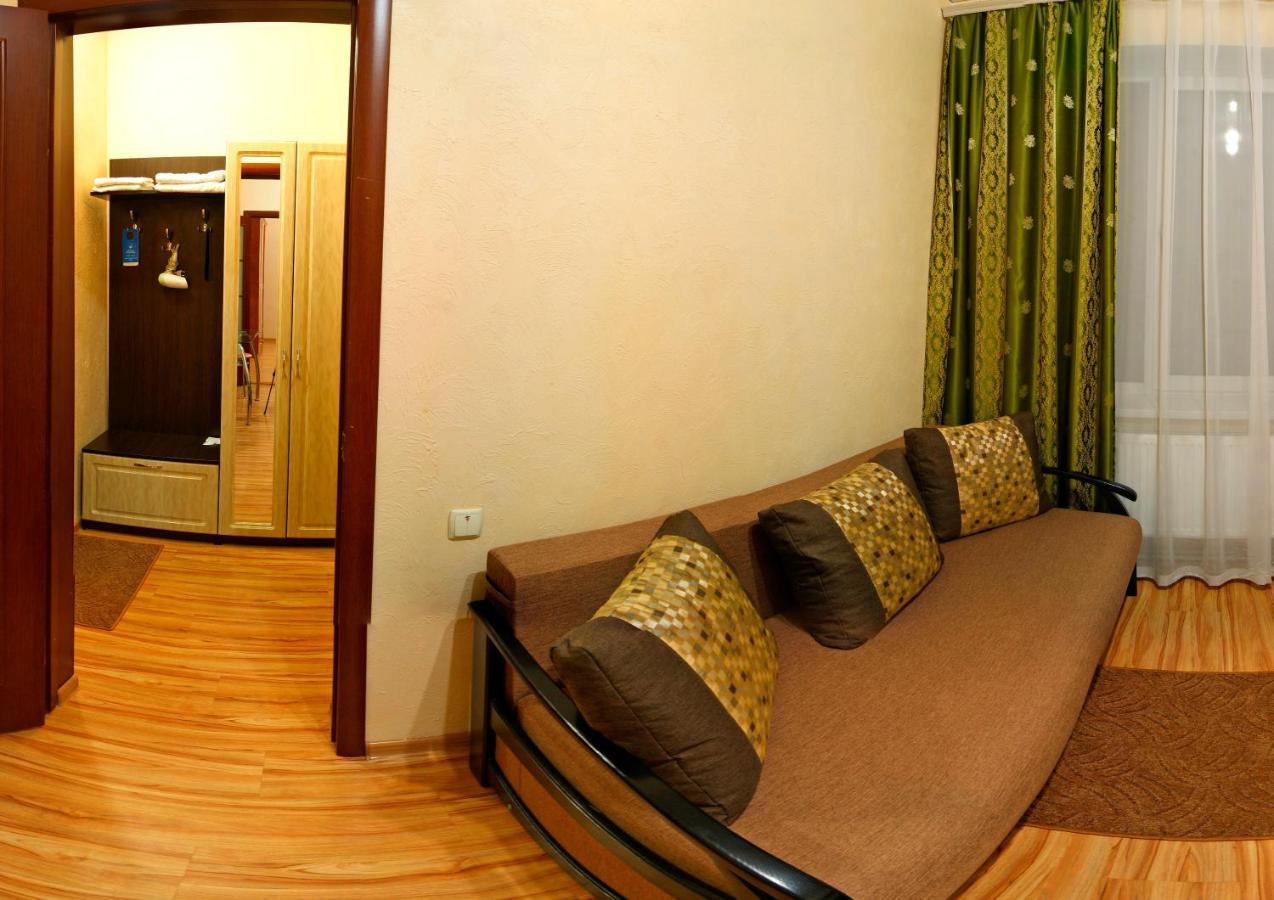 De Luxe Hotel Кмилник Екстериор снимка