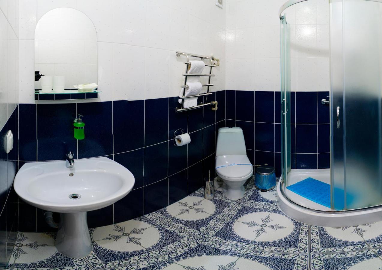 De Luxe Hotel Кмилник Екстериор снимка