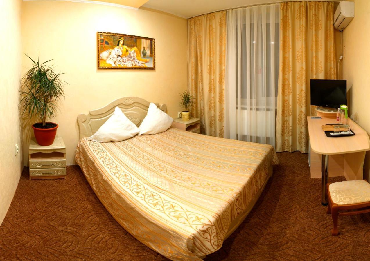 De Luxe Hotel Кмилник Екстериор снимка