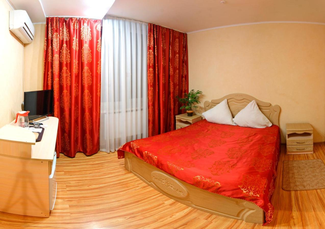 De Luxe Hotel Кмилник Екстериор снимка